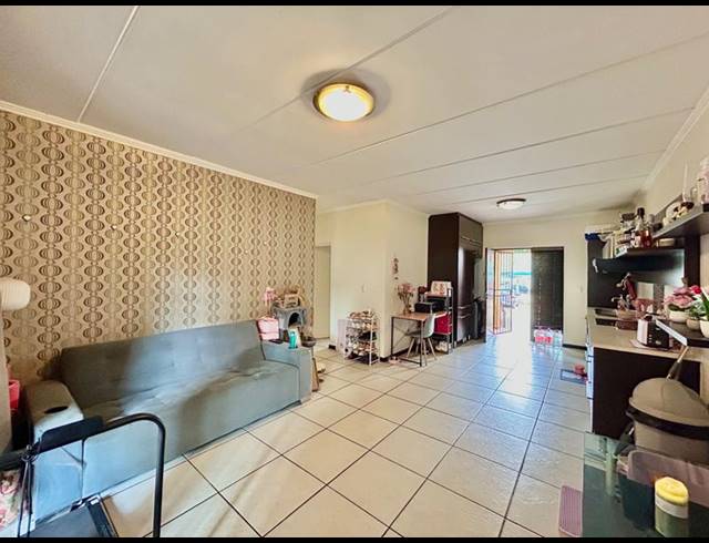 2 BEDROOM APARTMENT FOR SALE IN DOUGLASDALE